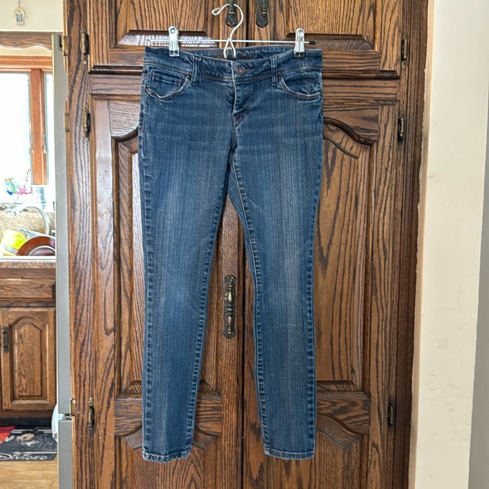 Delia*s Taylor jeans, Size 3/4 petite Great condition!